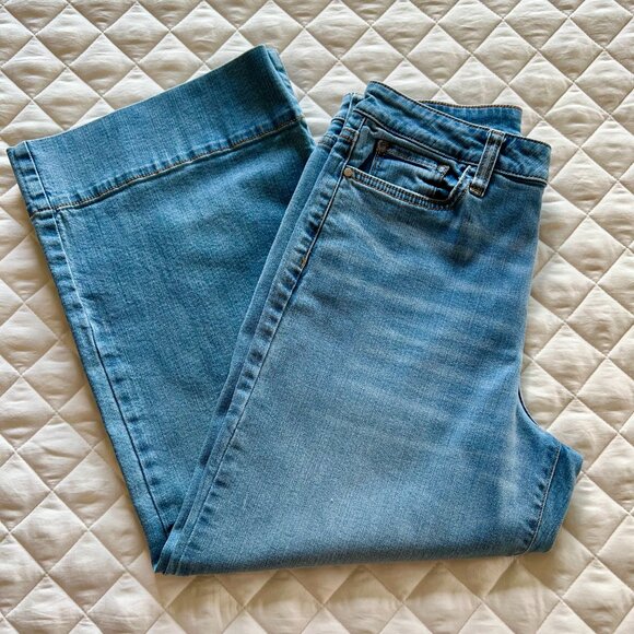 Comfortable a.n.a. Wide Leg Denim Capri - Picture 2 of 7